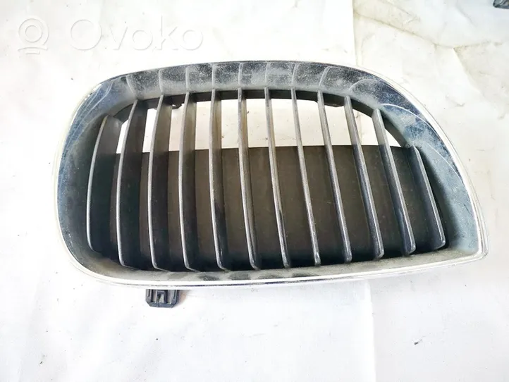 BMW 1 E81 E87 Atrapa chłodnicy / Grill 51137127228