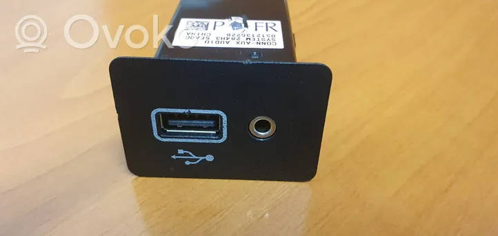 Nissan Qashqai Connecteur/prise USB 031213522b