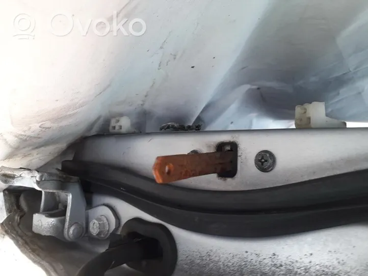 Nissan Primera Ribotuvas galinių durų atvėrimo 