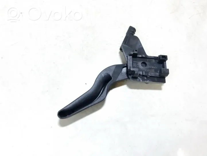 Opel Astra H Engine bonnet (hood) release handle 218186591