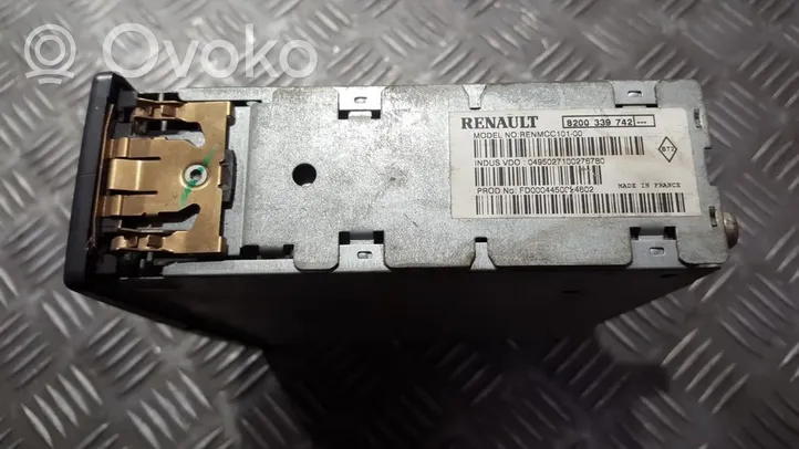 Renault Laguna II Unidad de control/módulo del navegador GPS 8200339742