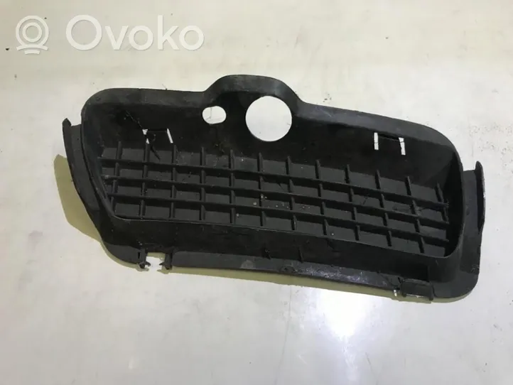 Volkswagen Golf III Grille inférieure de pare-chocs avant 1h6853665