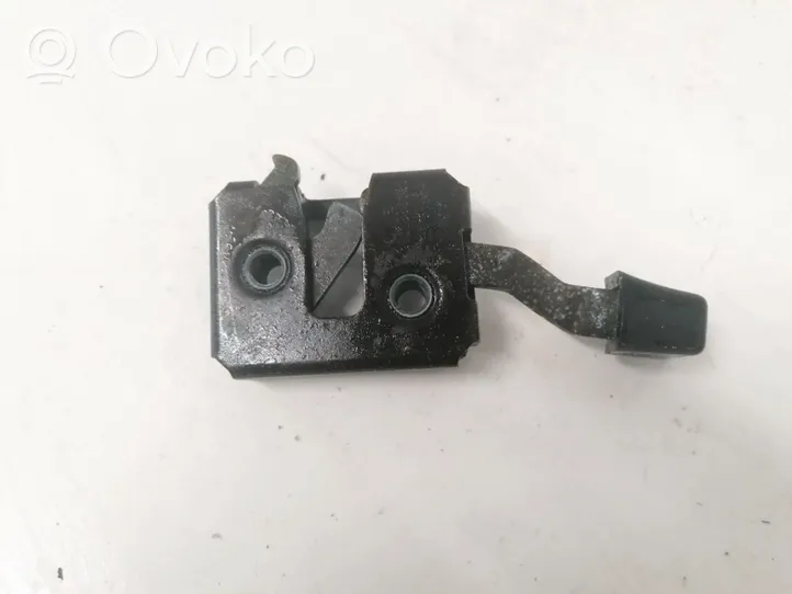 Audi 80 90 S2 B4 Sedynės nugaros atramos spyna 8a5885734