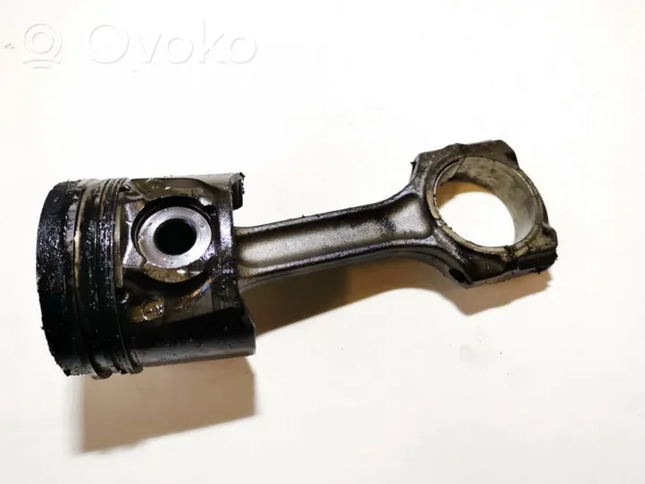 Peugeot 607 Piston avec bielle 