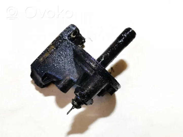 Volkswagen Golf III Supporto di montaggio del filtro dell’olio 