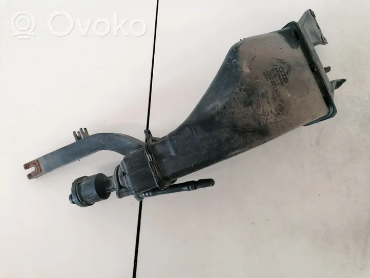 Audi A4 S4 B5 8D Aktīvā oglekļa (degvielas tvaiku) filtrs 8D0201803B