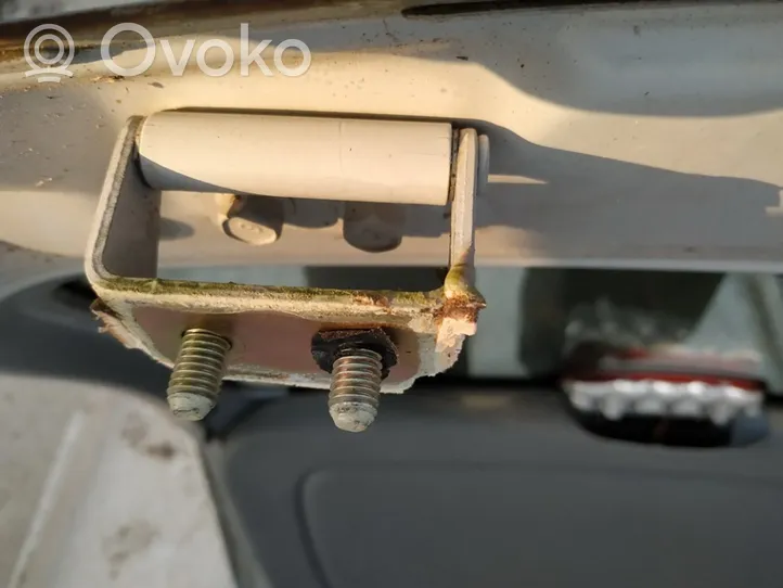 KIA Rio Tailgate/trunk/boot hinge 