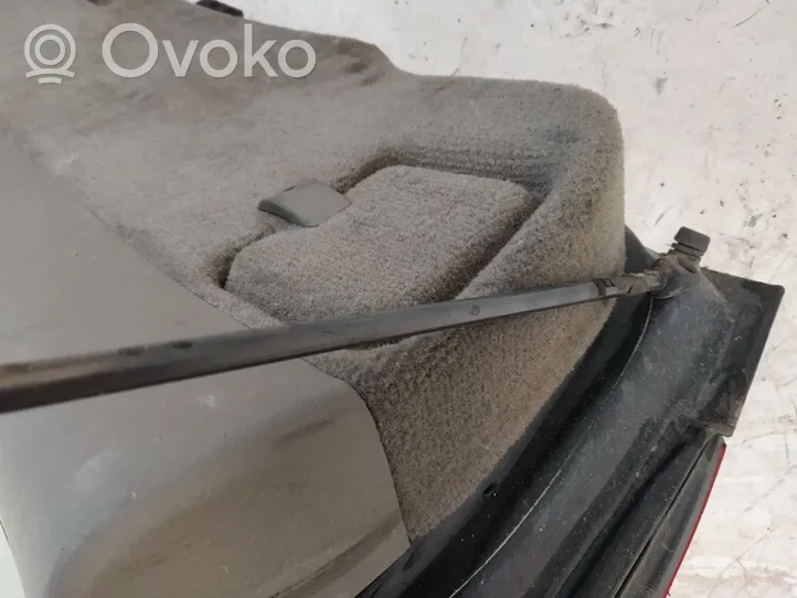 Volvo S40, V40 Takaluukun tuen kaasujousi 