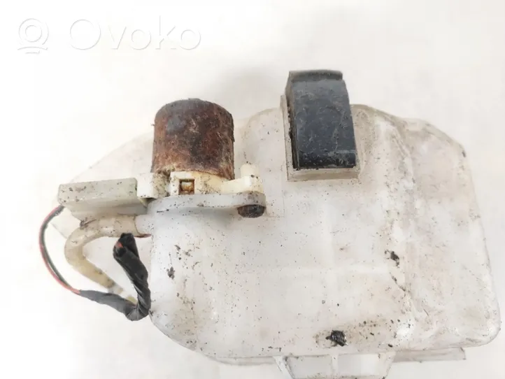 Mazda 323 Zbiornik płynu do spryskiwaczy szyby przedniej / czołowej 860142026