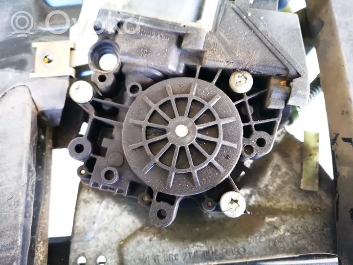 Audi A4 S4 B5 8D Motorino alzacristalli della portiera anteriore 8d0959802b