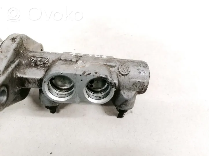 Volkswagen PASSAT B4 Master brake cylinder 