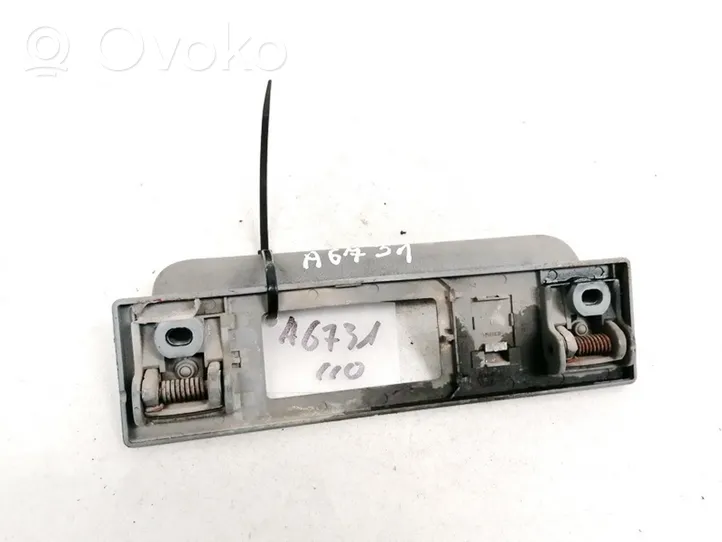 Audi 80 90 S2 B4 Rankenėlė galinė 4A0857607