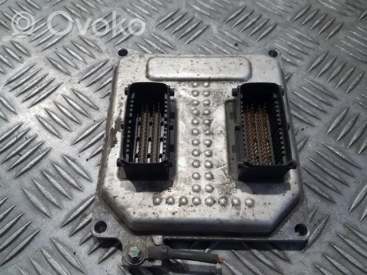 Opel Vectra C Variklio valdymo blokas 55355631