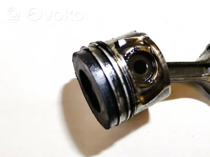 Hyundai Elantra Piston avec bielle b11ad