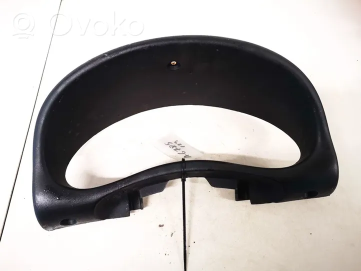 Opel Corsa B Verkleidung des Armaturenbretts 90387685