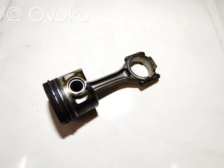 Volkswagen PASSAT B5 Piston with connecting rod 038j