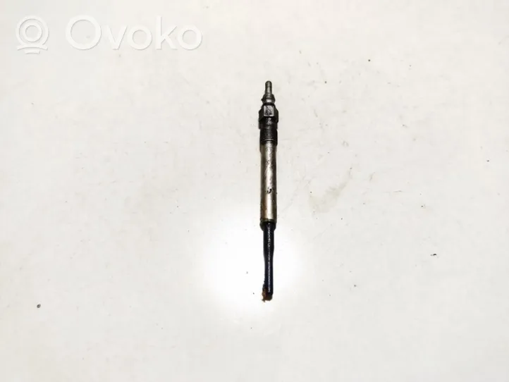 Volkswagen PASSAT B5 Glow plug 0100226338