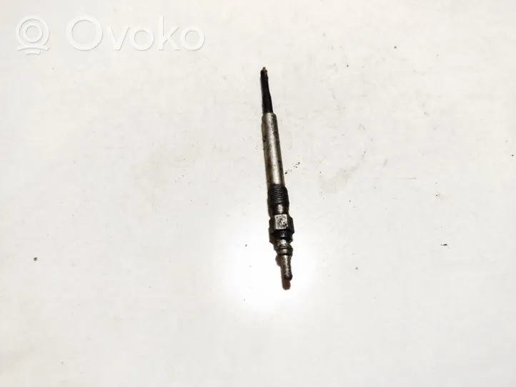 Volkswagen PASSAT B5 Glow plug 0100226338