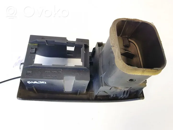 Opel Astra G Griglia di ventilazione centrale cruscotto 90560336