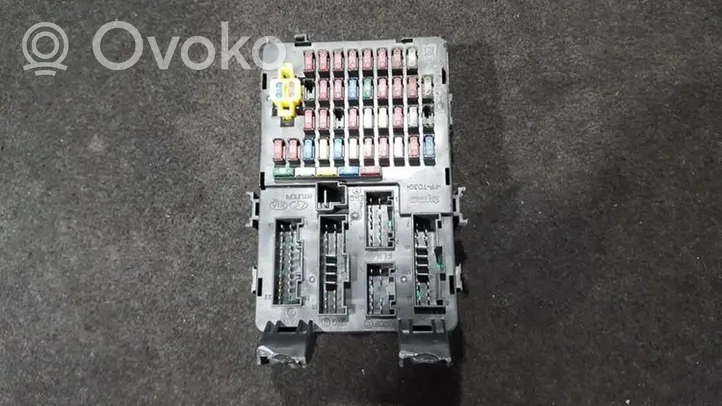 KIA Rio Saugiklių dėžė (komplektas) ak13190770a