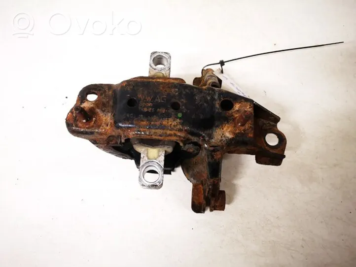 Volkswagen Polo IV 9N3 Supporto di montaggio del motore 6q0199555