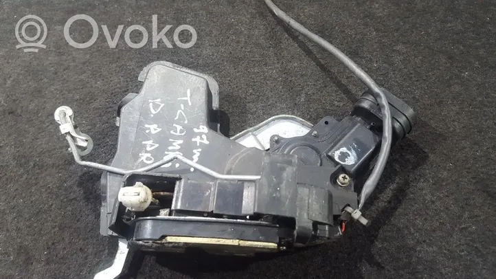 Toyota Camry Front door lock 