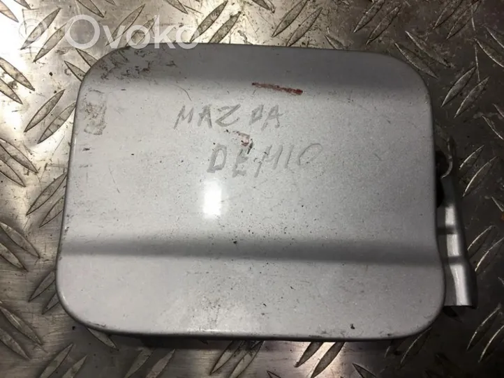 Mazda Demio Bouchon, volet de trappe de réservoir à carburant 