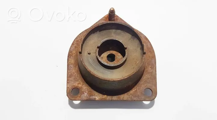 Mazda 323 F Supporto di montaggio della molla elicoidale b01c34380