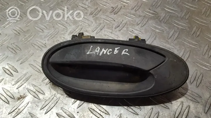 Mitsubishi Lancer Внешняя ручка mb819557