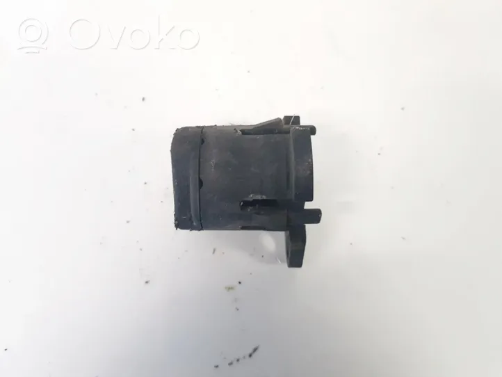 Volvo C30 Fixation de radiateur 30639749