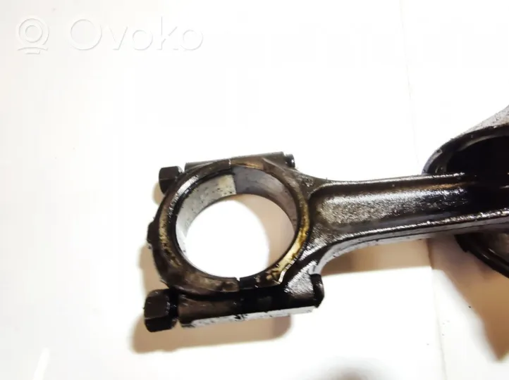 Peugeot 307 Piston avec bielle 