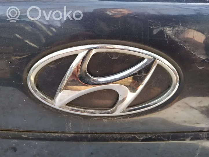 Hyundai Accent Mostrina con logo/emblema della casa automobilistica 