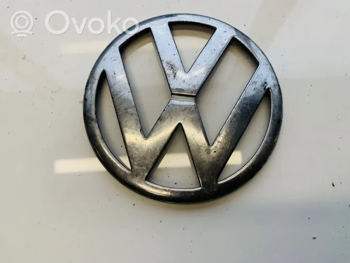 Volkswagen Golf IV Manufacturer badge logo/emblem 1j0853601