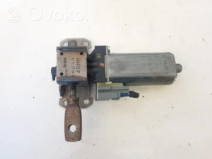 Volvo XC70 Seat adjustment motor 0390203219