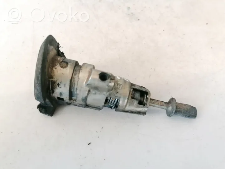 Volkswagen PASSAT B6 Front door lock (next to the handle) 