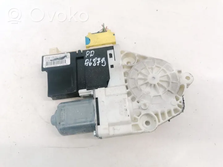 Citroen C4 I Priekinis varikliukas langų pakėlėjo 997831101