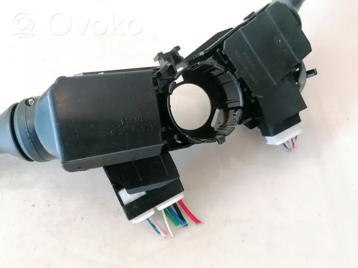 Toyota Avensis T270 Interruptor/palanca de limpiador de luz de giro 173832