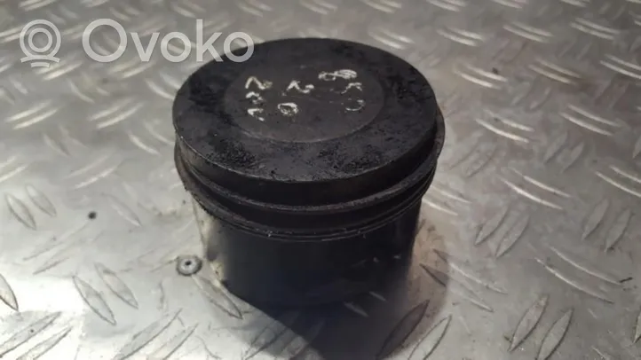 Volvo 850 Piston 