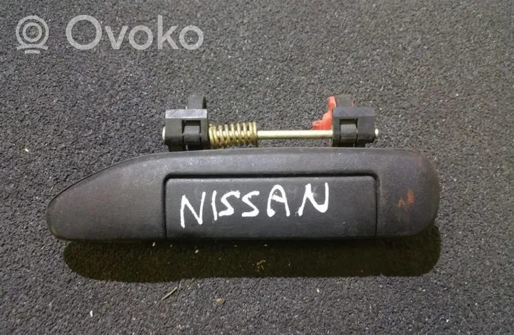 Nissan Primera Poignée inférieure de porte avant 