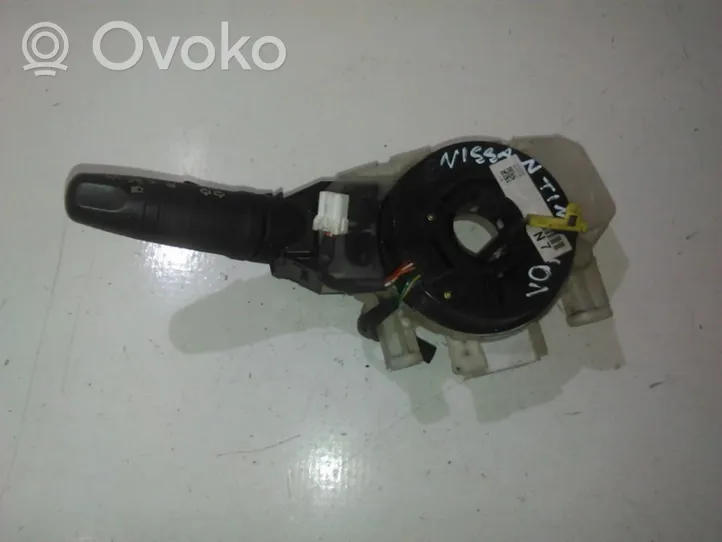 Nissan Almera Tino Indicator stalk 25540av620