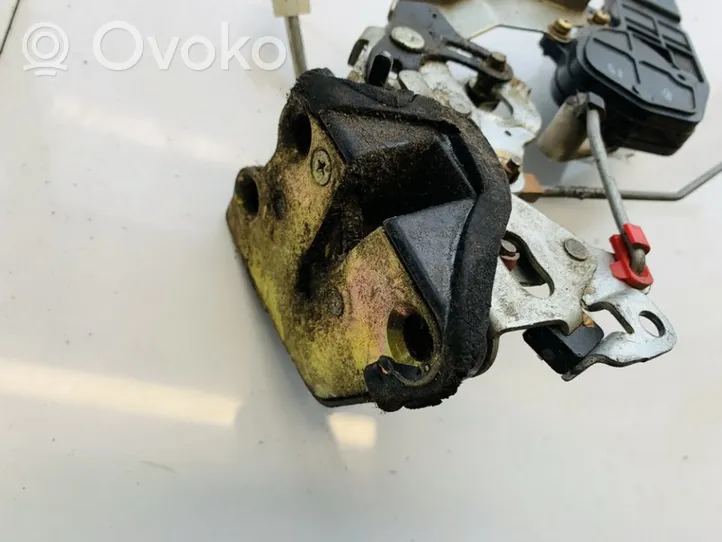 Toyota Aygo AB10 Zamek drzwi tylnych 