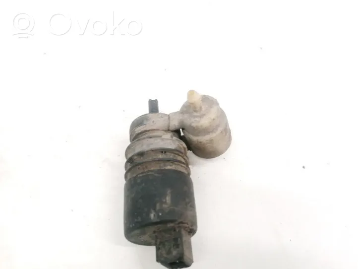 Volkswagen PASSAT B4 Pompe de lave-glace de pare-brise 