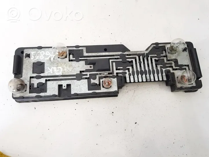 Audi 80 90 B2 Porte ampoule de feu arrière 811945221A