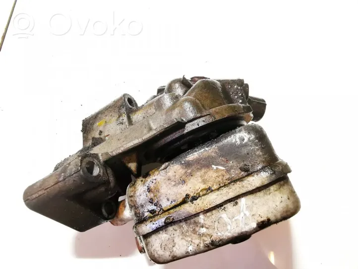 Volkswagen PASSAT B5 Supporto di montaggio del filtro dell’olio 050115417