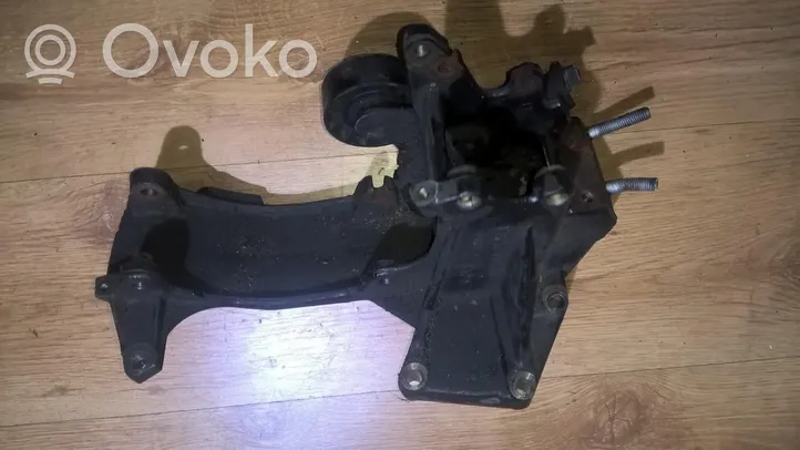 Peugeot 406 Engine mounting bracket 9625200880