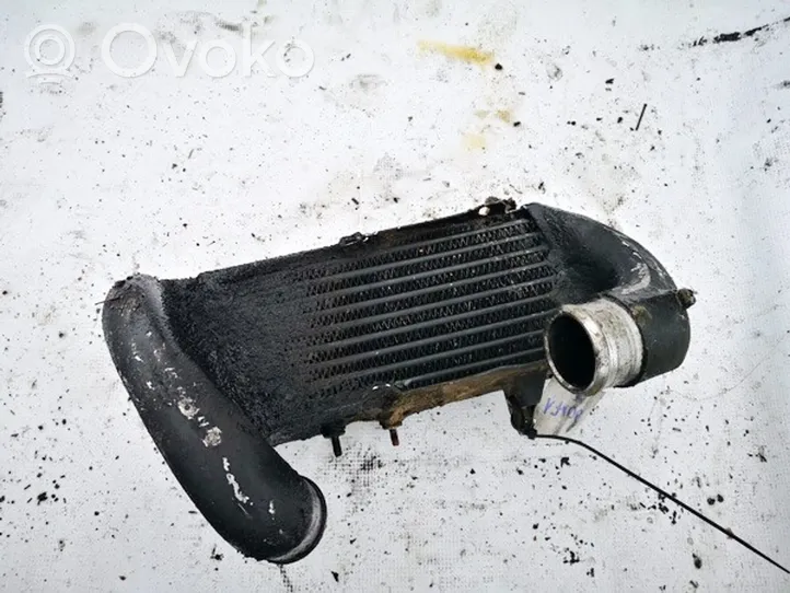 Audi 80 90 S2 B4 Starpdzesētāja radiators 028145805