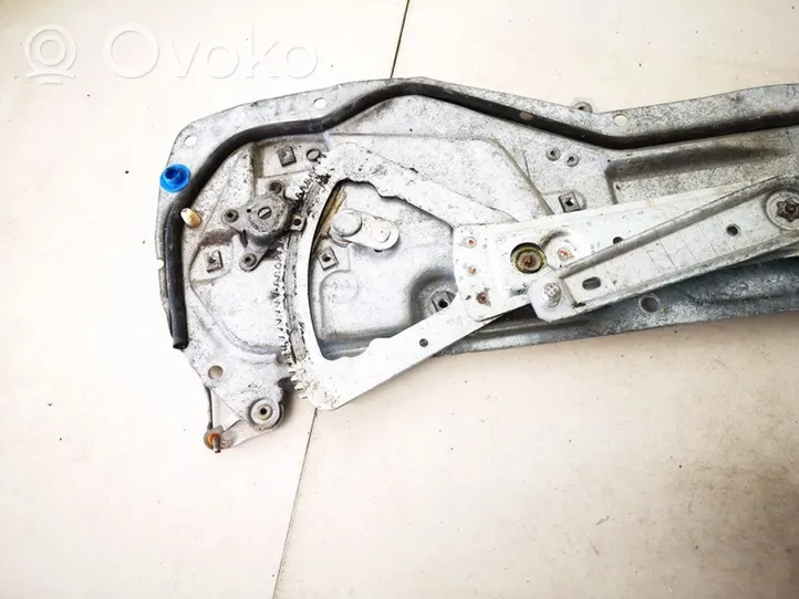 Volvo 850 Regulador con motor de la ventanilla de la puerta corredera 9133485