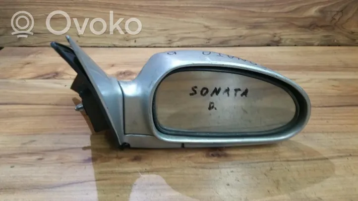 Hyundai Sonata Front door electric wing mirror 