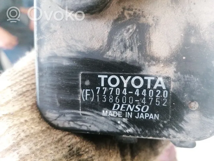 Toyota Picnic Cartouche de vapeur de carburant pour filtre à charbon actif 7770444020