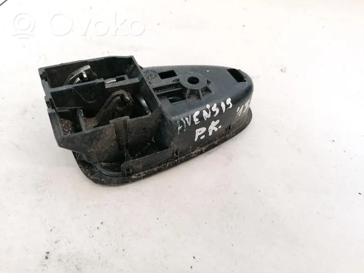 Toyota Avensis T270 Klamka wewnętrzna drzwi 6920605051